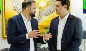A máquina de moer professores