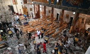 Atentado contra igreja na Síria perpetrado por membro do EI deixa pelo menos 20 mortos