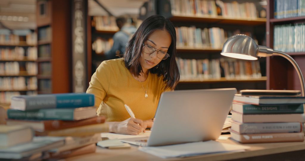 Experiências curtas no currículo: entenda como elas impactam sua imagem profissional