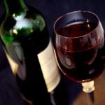 O futuro do vinho em um mundo que janta sozinho e bebe cada vez menos