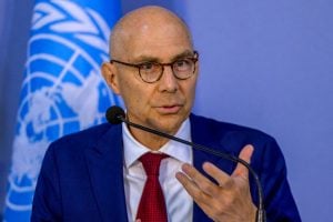 Parlamento da Venezuela declara comissário da ONU persona non grata