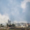 Defesa Civil de Gaza reporta 13 mortos em bombardeios aéreos israelenses