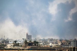 Defesa Civil de Gaza reporta 13 mortos em bombardeios aéreos israelenses