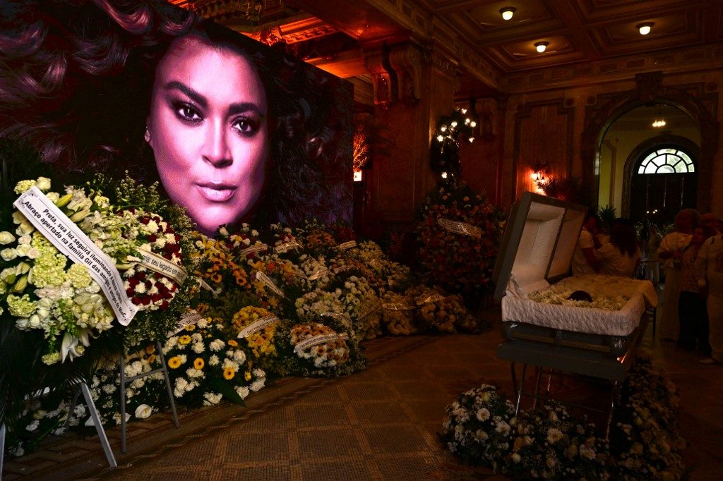 Preta Gil é velada no Theatro Municipal do Rio de Janeiro