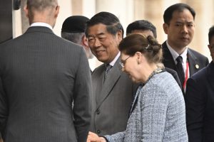 Negociações comerciais entre China e EUA entram no 2º dia
