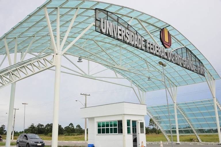 Juiz anula edital que criou cotas trans em universidade federal no RS