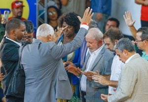 Como católicos e evangélicos avaliam o governo Lula, segundo nova pesquisa PoderData