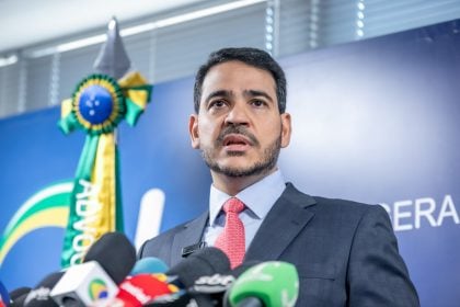 Em meio a embate no STF sobre o IOF, Messias diz que Motta e Alcolumbre são ‘amigos do povo’