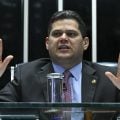 ‘Esperando o Paulinho’: o que diz Alcolumbre sobre a revisão de penas de golpistas