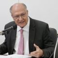 Alckmin critica Tarcísio e Eduardo por atuações contra o Brasil no tarifaço