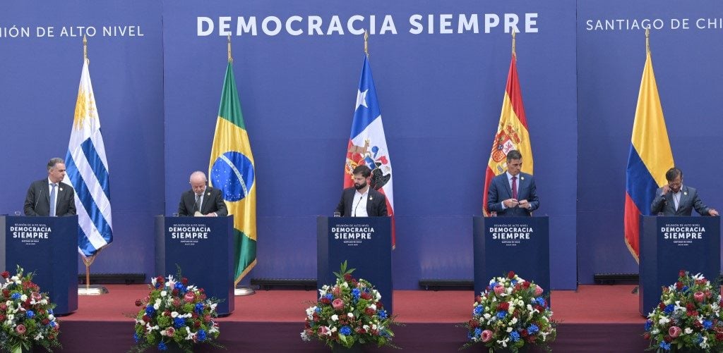 No Chile, Lula pede unidade contra a extrema-direita e suas ‘práticas intervencionistas’