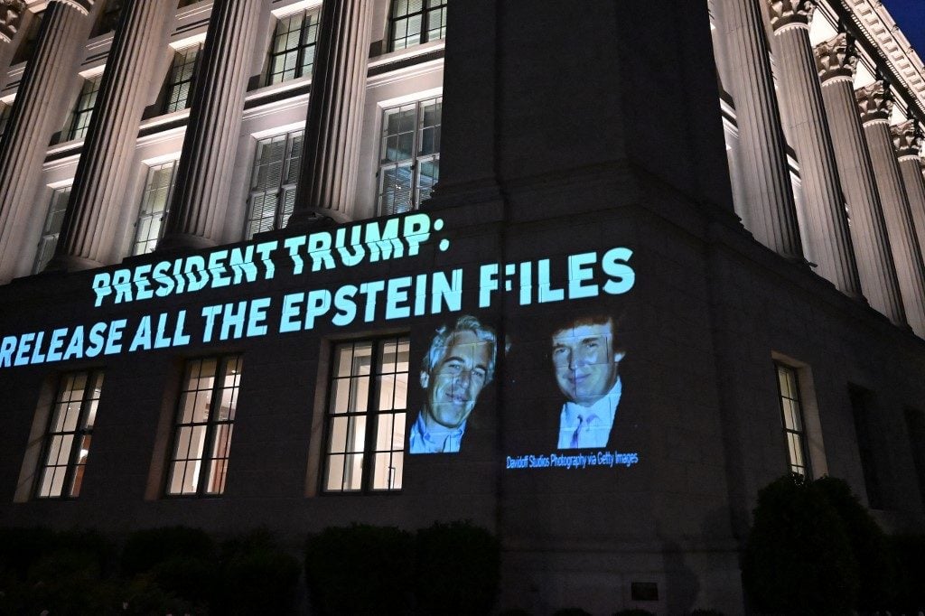 Departamento de Justiça dos EUA interrogará cúmplice de Epstein