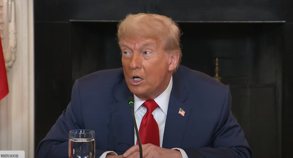 Tarifaço de Trump ao Brasil é blefe político e não tem respaldo econômico