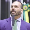 Moraes dá 5 dias para PGR se manifestar sobre pedido de prisão de Eduardo Bolsonaro