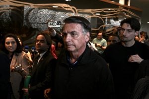 Prisão domiciliar e iminência da condenação: a queda de Bolsonaro após perder para Lula