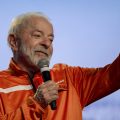 Governo Lula anuncia subvenção para conter aumento do preço da gasolina