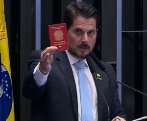 Moraes revoga tornozeleira em Marcos do Val, mas mantém apreensão do passaporte