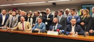 Oposição diz que ordem de Motta é ‘antirregimental e ilegal’, mas não aprova moções a favor de Bolsonaro