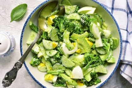 7 saladas ricas em proteínas para o almoço