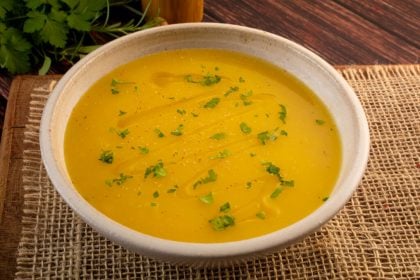 8 receitas de sopas e cremes saudáveis e saborosos