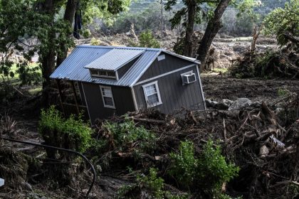 Número de mortos passa de 100 no Texas e mais de 160 pessoas estão desaparecidas