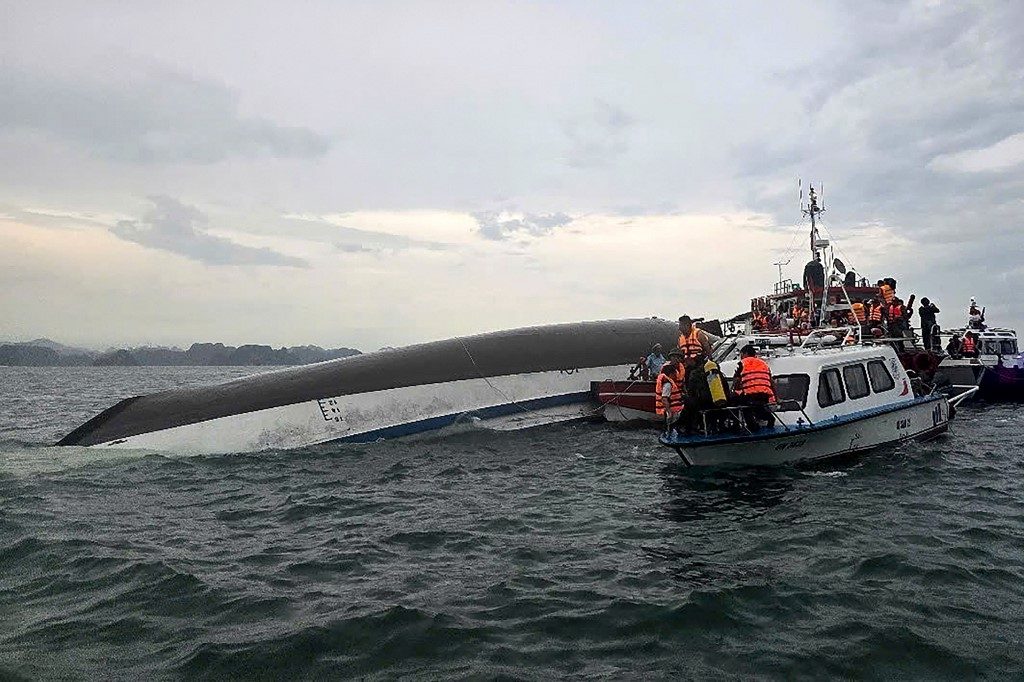 Naufrágio de barco turístico no Vietnã deixa pelo menos 28 mortos