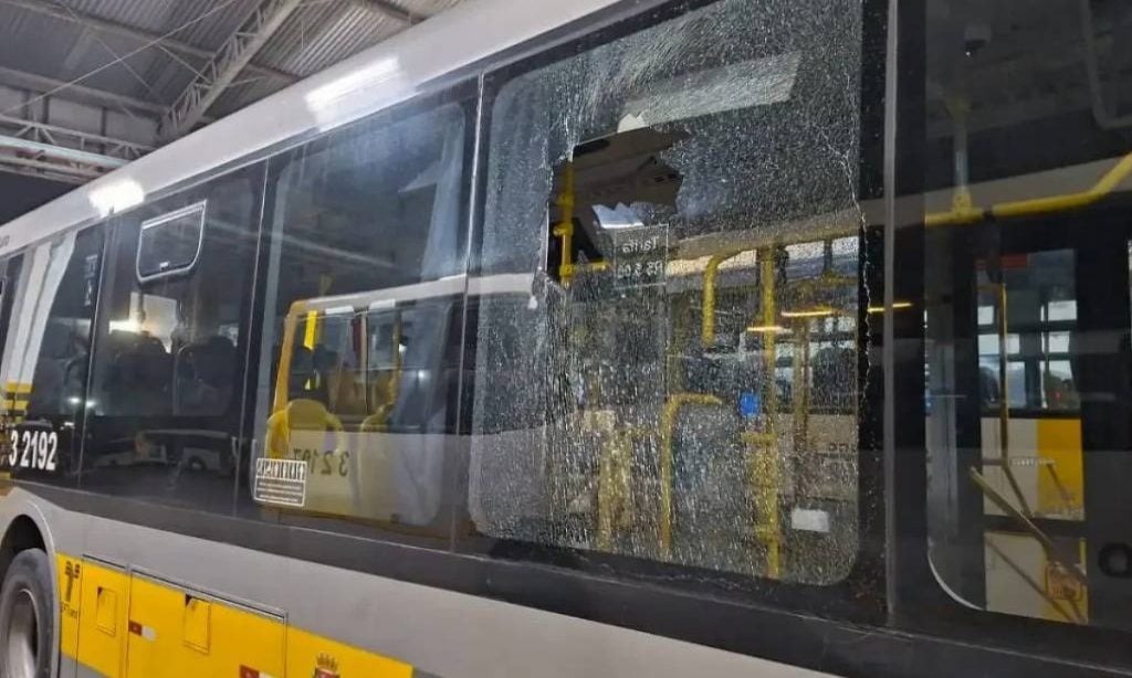 Prefeitura de São Paulo quer colocar policiais em ônibus em meio à onda de ataques