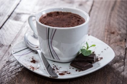 7 receitas de chocolate quente cremoso para fazer em casa