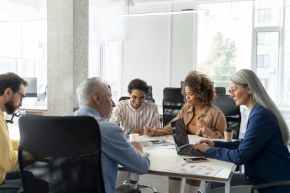Geração X deve liderar trabalho, política e macroeconomia até 2030, aponta estudo