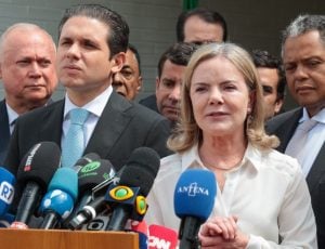 Gleisi Hoffmann sai em defesa de Hugo Motta após ataques nas redes sociais