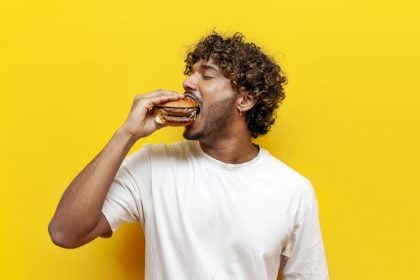 O que o Brasil está comendo? Estudo mostra disputa entre estética, exagero e desejo de pertencimento