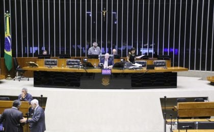 Câmara aprova proibição de aproximação de agressor mesmo com consentimento da vítima