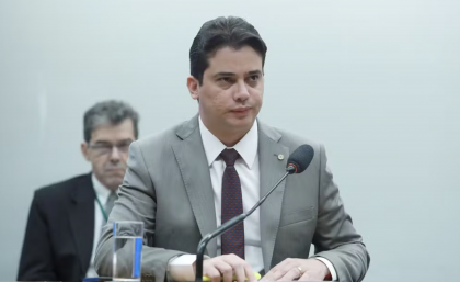 PF cumpre mandado de busca e apreensão em gabinete de deputado federal do Ceará