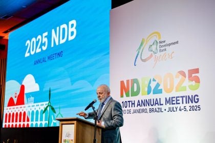 Em evento do ‘banco dos Brics’, Lula volta a defender alternativa ao dólar