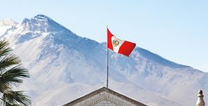 Congresso do Peru aprova anistia para militares processados por crimes contra os direitos humanos