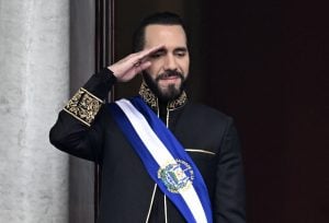 Código de disciplina escolar entra em vigor em El Salvador; sindicato denuncia ‘militarização’