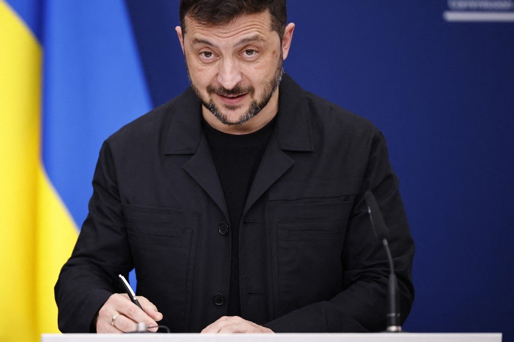 Zelensky diz que Rússia não deve ser 'recompensada' por invadir a Ucrânia