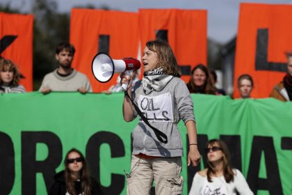 Quase 200 ativistas, incluindo Greta Thunberg, bloqueiam principal refinaria da Noruega