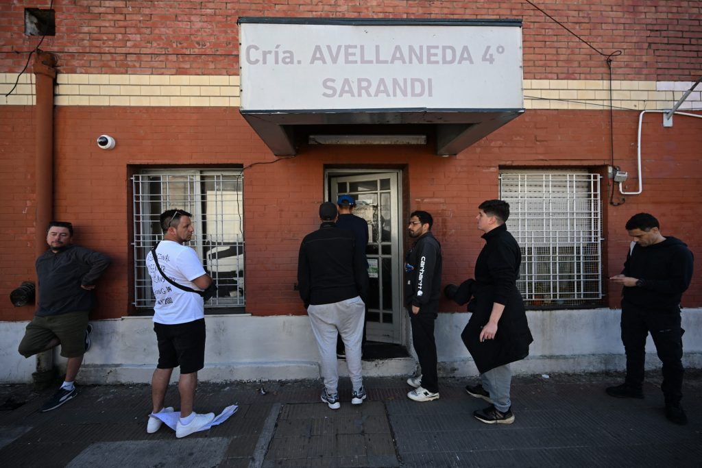 Boric anuncia libertação de 104 torcedores chilenos detidos na Argentina