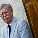 Ex-assessor de Trump, John Bolton é indiciado nos EUA