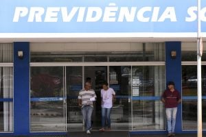 Câmara aprova projeto que proíbe cobrança para sindicatos na folha de aposentados do INSS