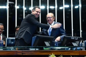 Em meio a rumores da saída antecipada de Barroso, Gilmar chama Pacheco de 'nosso candidato'