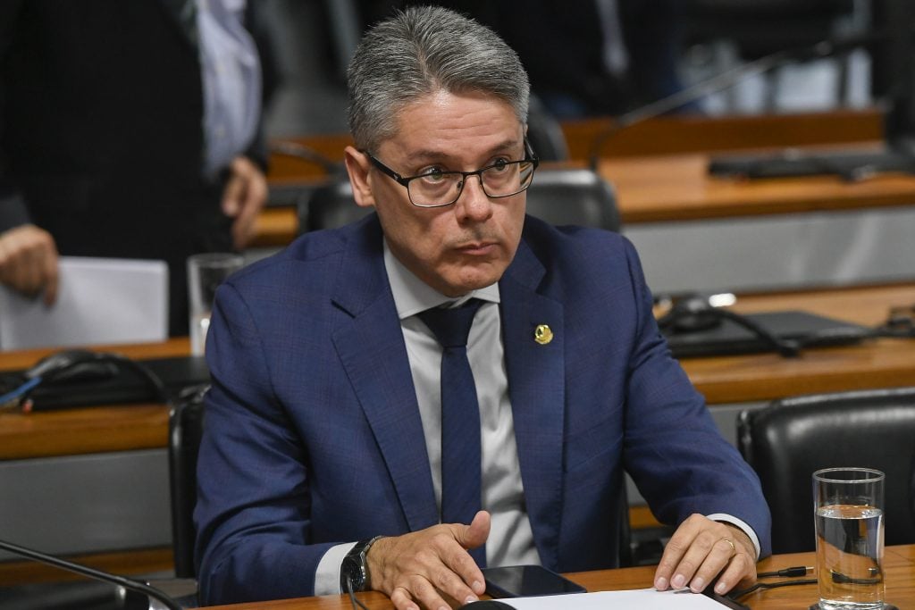 Relator no Senado fala em ‘interesses escusos’ e apresenta parecer contra a PEC da Blindagem