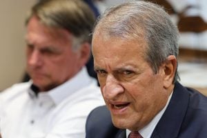 Moraes autoriza Valdemar Costa Neto a visitar Bolsonaro em prisão domiciliar