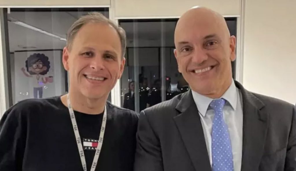 Moraes manda ex-assessor apresentar defesa contra denúncia por vazar mensagens