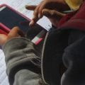 Alemanha amplia debate sobre proibir smartphones em escolas