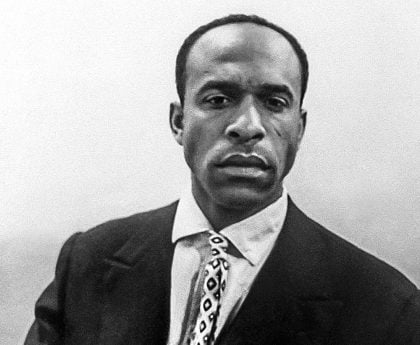 Fanon na Praça da Alfândega