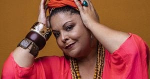 Fabiana Cozza celebra 30 anos de carreira com novo disco que amplia fronteiras do samba