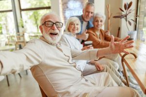 5 dicas para manter e fazer novos amigos na terceira idade