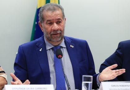 Lupi insiste em manter Ciro no PDT e não descarta candidatura à Presidência